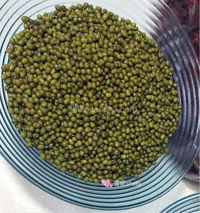 准备好绿豆。