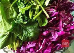 菜色手工面的做法图解1