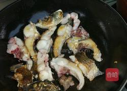 豆腐榨菜闷鱼的做法图解4