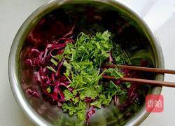 凉拌紫甘蓝的做法图解9