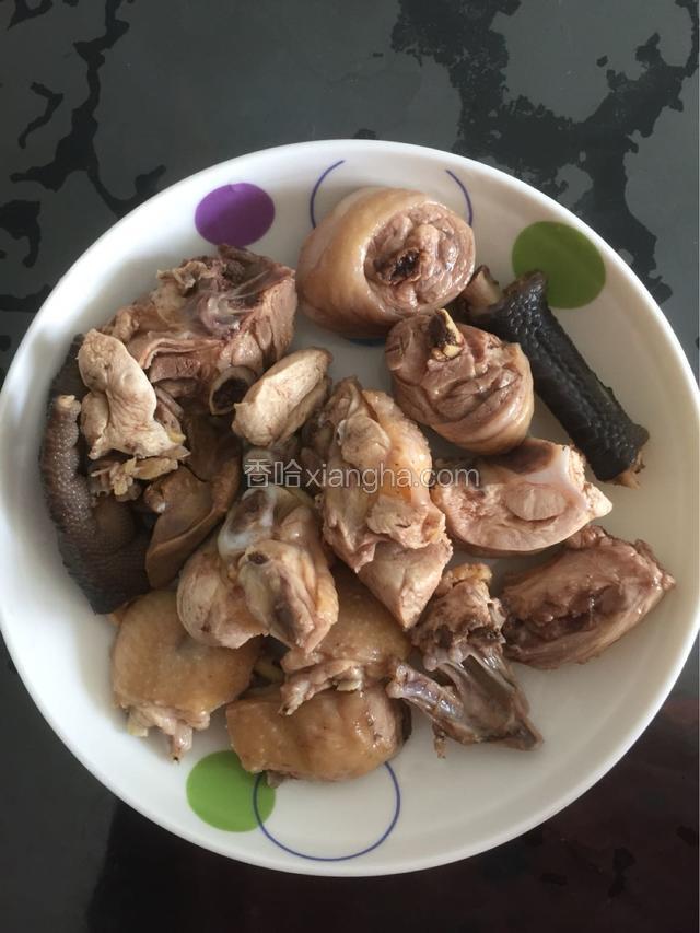 鸡肉用水焯一下