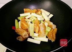 丝瓜炒油条的做法图解4