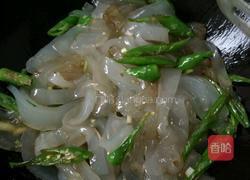 辣椒炒凉粉皮的做法图解3