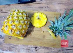 凤梨(菠萝)家常切削法的做法图解2