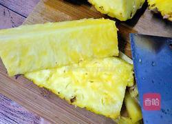 凤梨(菠萝)家常切削法的做法图解5