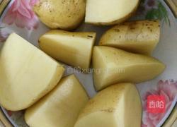 土豆香菇肉末饼的做法图解1