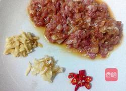 酸菜肉沫的做法图解2