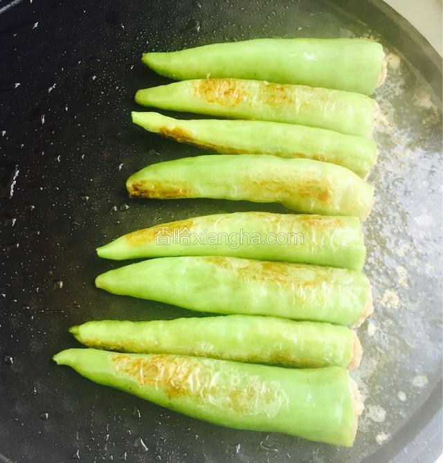 煎至两面都有虎皮色