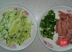 夏日冰凉面的做法图解1