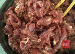 牛肉炒粿条的做法图解3