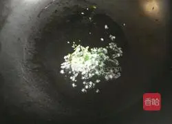 Illustration of how to make shredded potato oatmeal egg pancakes 5