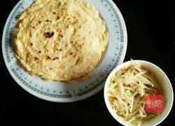 Illustration of how to make shredded potato and oatmeal egg pancakes 9