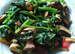 素香菇炒菠菜的做法图解3