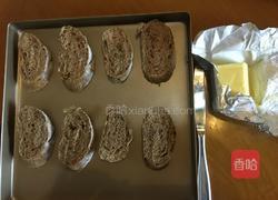 意式大蒜面包的做法图解4