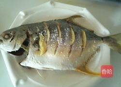 微波炉盐金昌鱼的做法图解8