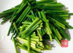 韭菜花炒鸡蛋的做法图解2