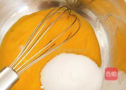 草莓奶油蛋糕卷的做法图解3