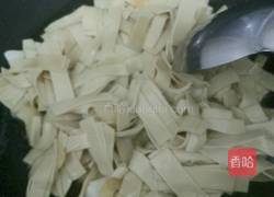 韭菜炒豆片的做法图解4