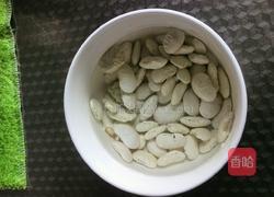 白扁豆烧排骨的做法图解1