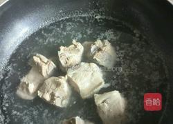 白扁豆烧排骨的做法图解2