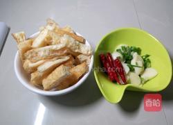 油条烩丝瓜的做法图解2