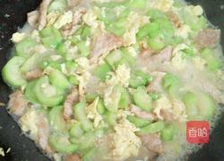 丝瓜炒肉片的做法图解6