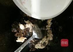 黑木耳炒鸡肉的做法图解6