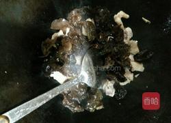 黑木耳炒鸡肉的做法图解5