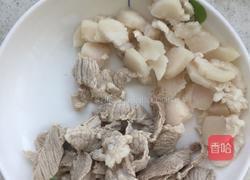 蒜苗烧猪肉的做法图解2