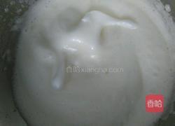 6寸戚风蛋糕的做法图解2