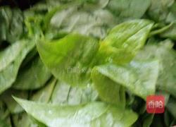 蒜片炒耳子菜的做法图解1