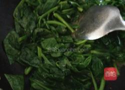 蒜片炒耳子菜的做法图解3