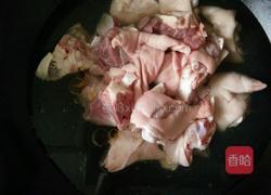 啤酒猪脚的做法图解1
