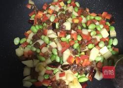 土豆腊肠焖饭的做法图解6