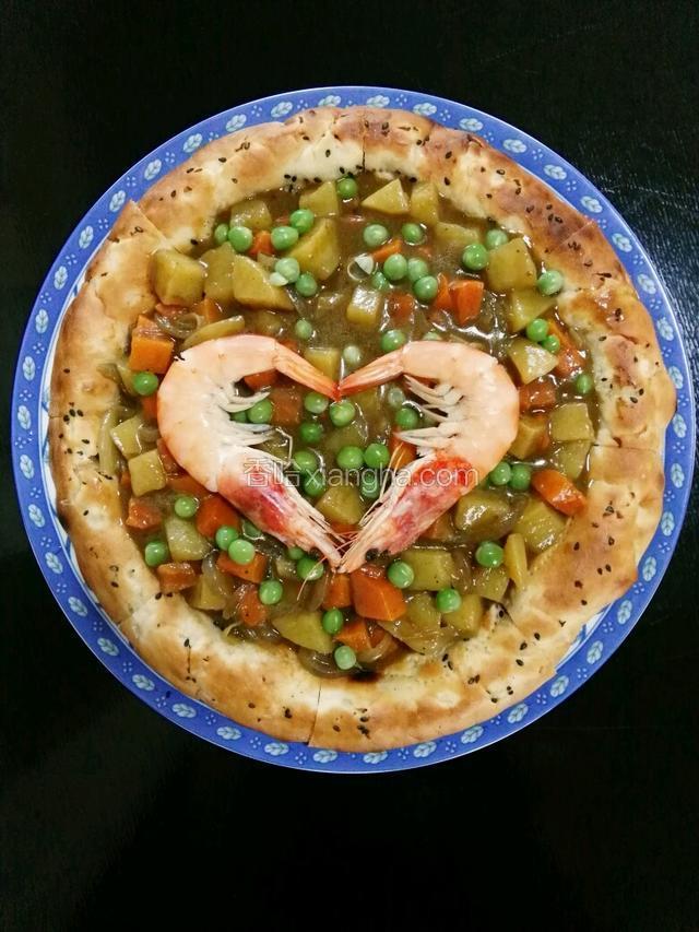 将大虾放在最上面，造型