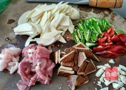 茭白炒肉的做法图解1