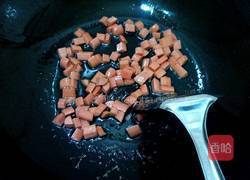 黄瓜火腿炒饭的做法图解3