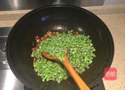 肉丁豆角打卤面的做法图解6