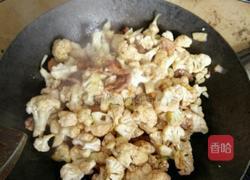 家常炒菜花的做法图解5