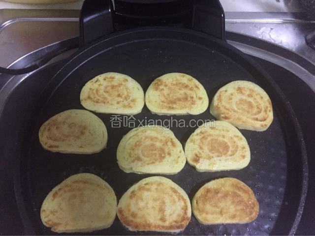 煎至两面金黄即可