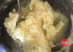 土豆辣肉饼的做法图解2