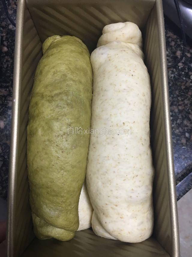 发酵至八成满时上下火185度预热烤箱