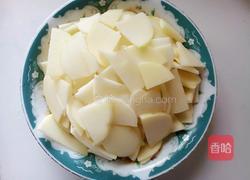 青椒土豆片的做法图解1