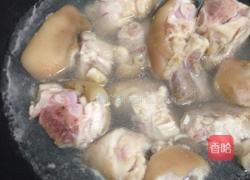 花生焖猪蹄的做法图解3
