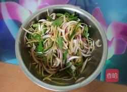凉拌洋葱土豆丝的做法图解3