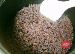 黑米玉米渣饭的做法图解1