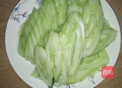 黄瓜肉末汤的做法图解2