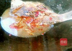 红烧鲫鱼（我老公烧的哦）的做法图解6