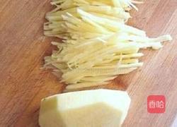 土豆玉米饼的做法图解1