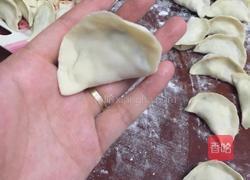 虾仁韭菜鸡蛋馅儿饺子的做法图解3
